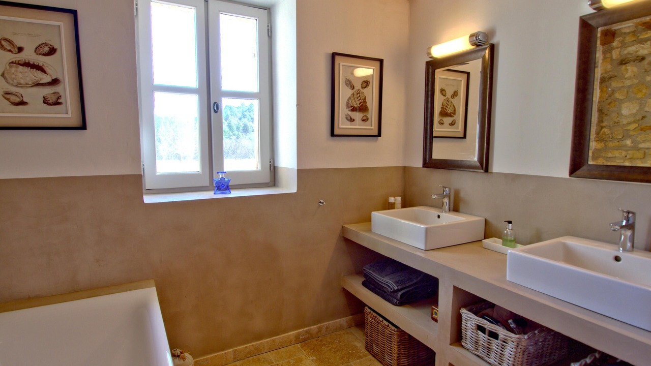Photo of Bathroom in Cereste