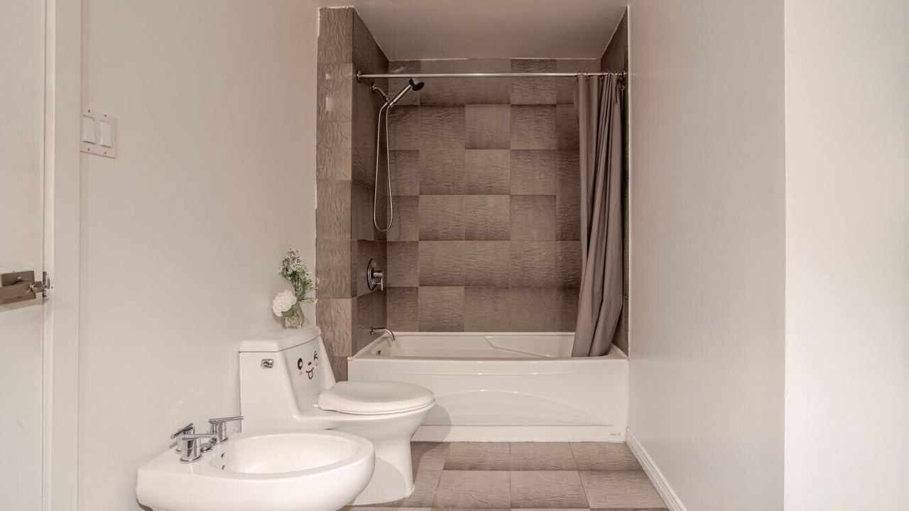 Photo of Bathroom in Griffintown