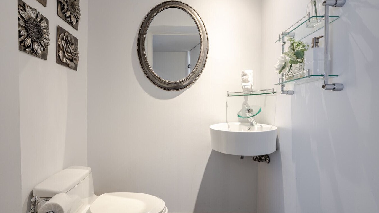 Photo of Bathroom in Griffintown