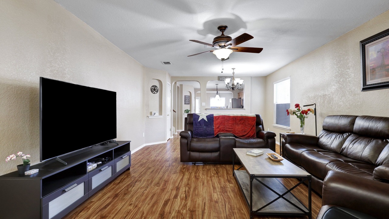 Photo of Livingroom in Converse