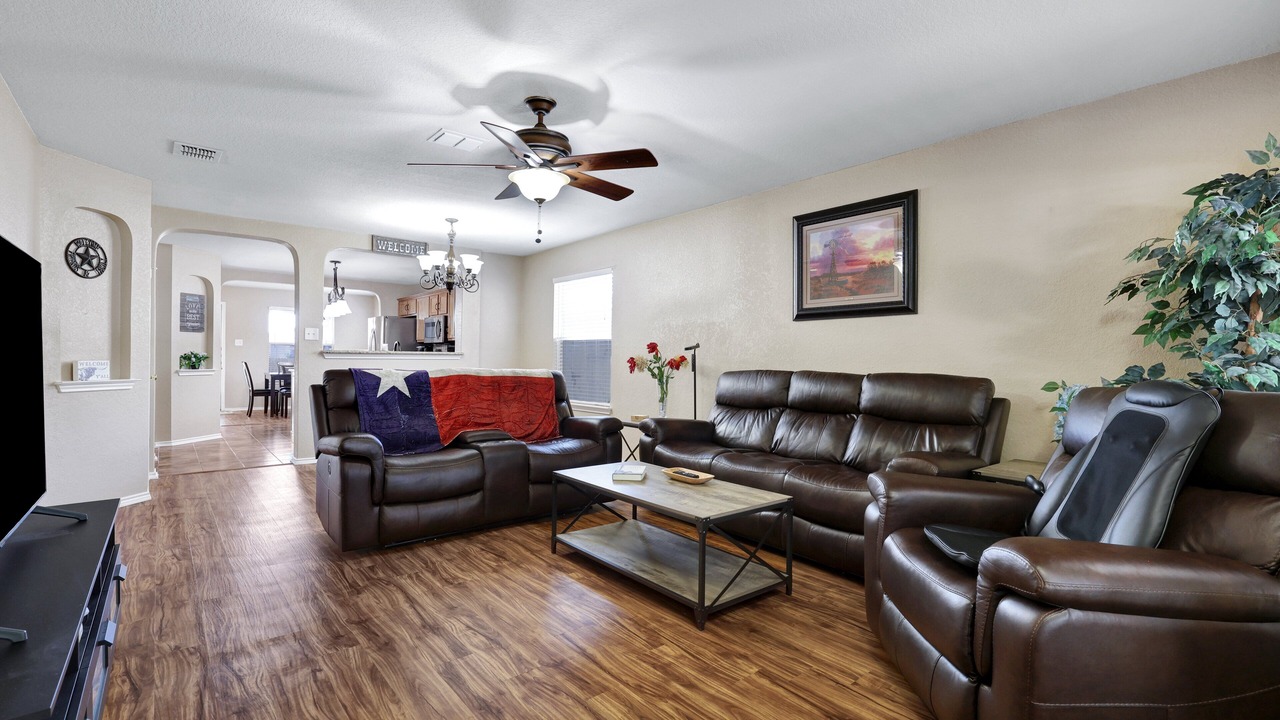 Photo of Livingroom in Converse