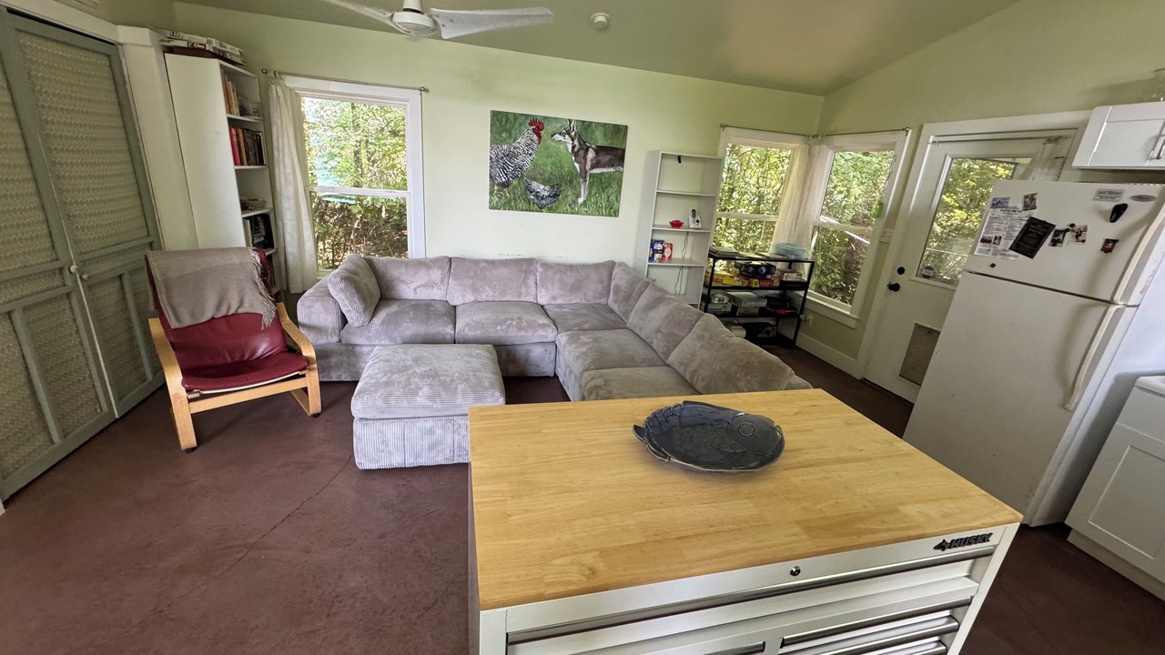 Photo of Livingroom in Andersonville