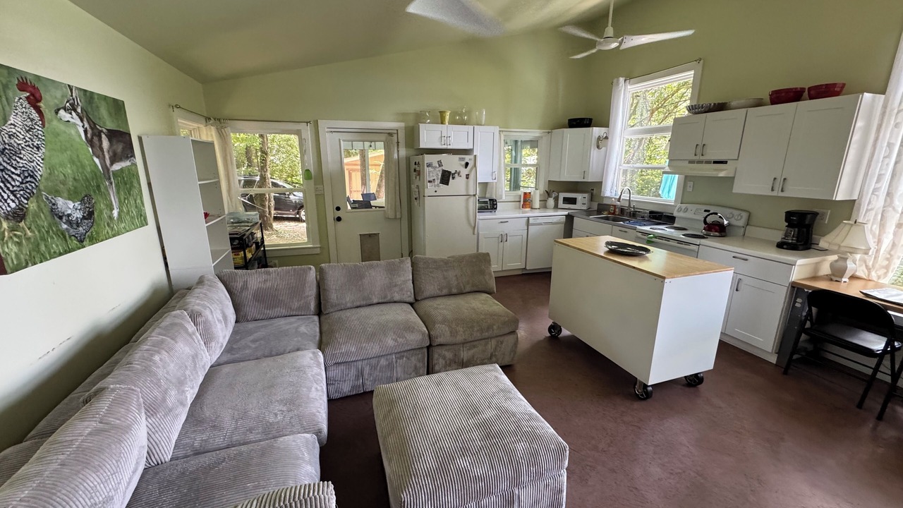 Photo of Livingroom in Andersonville