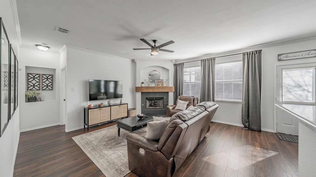 Photo of Livingroom in Little Elm