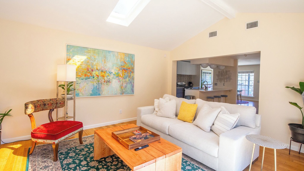 Photo of Livingroom in Dawson