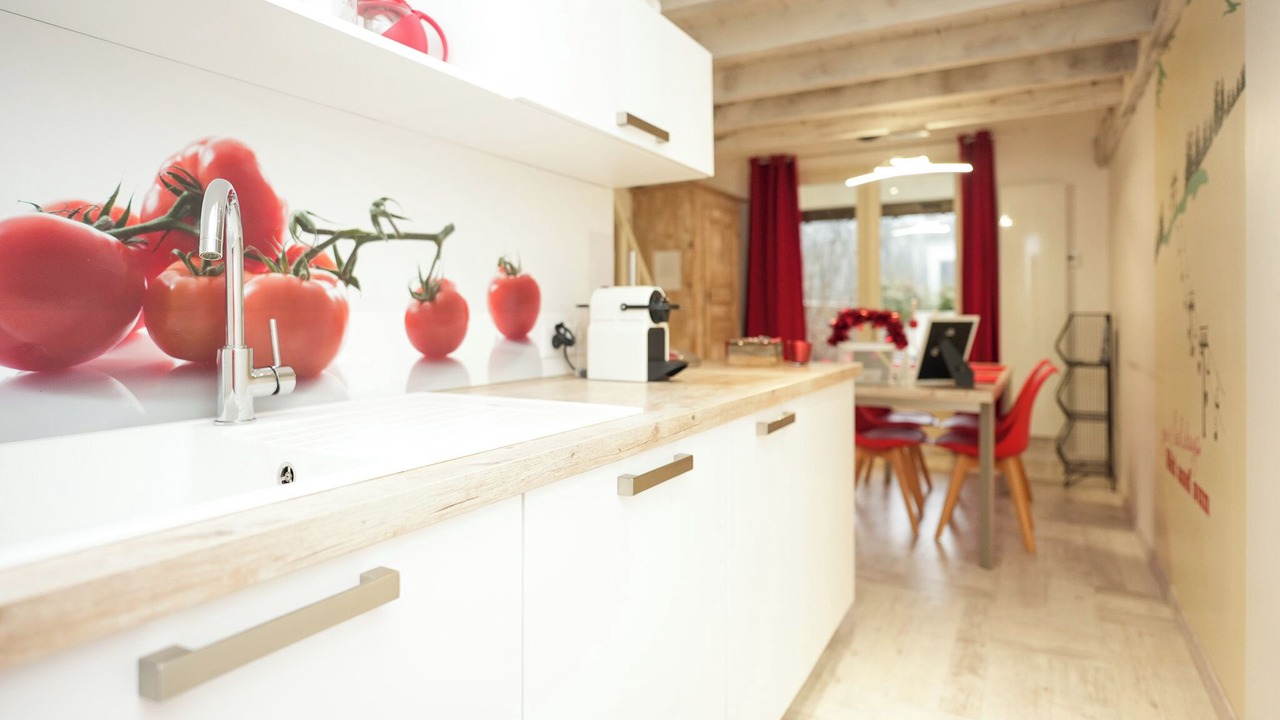 Photo of Others in Thones