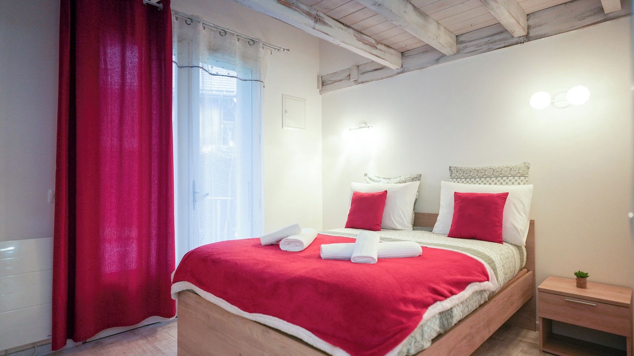 Photo of Bedroom in Thones