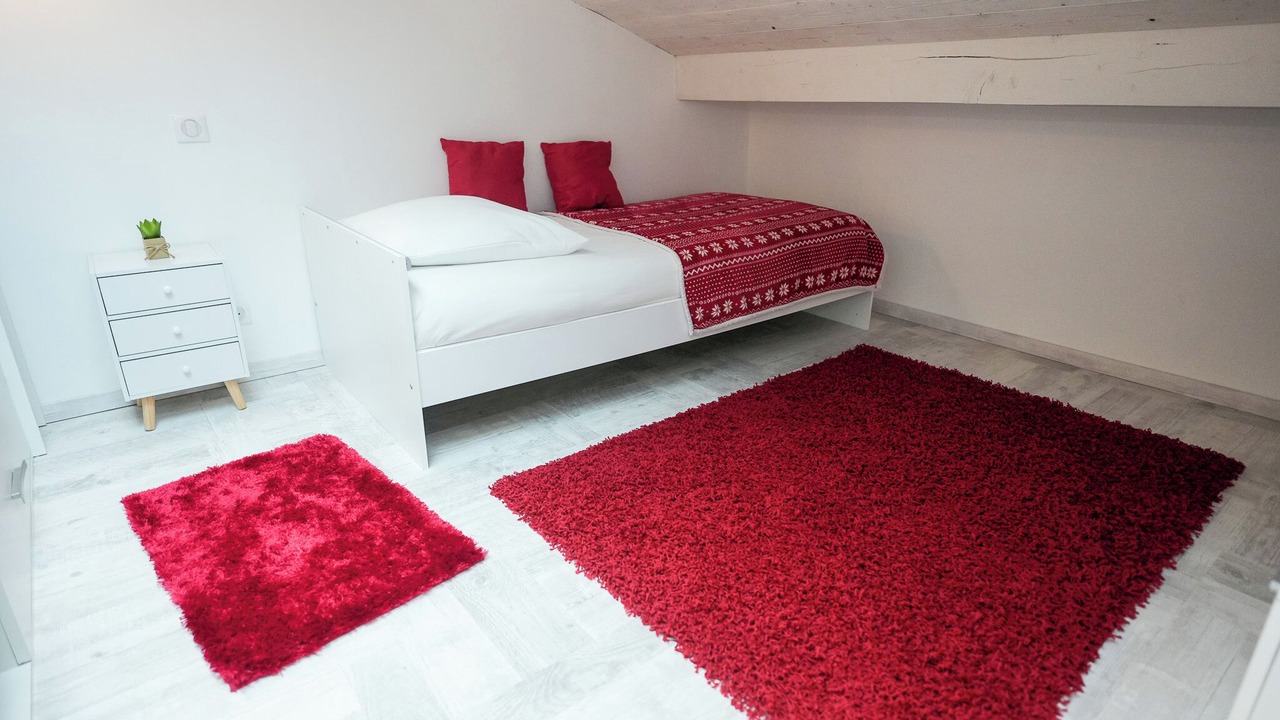 Photo of Bedroom in Thones