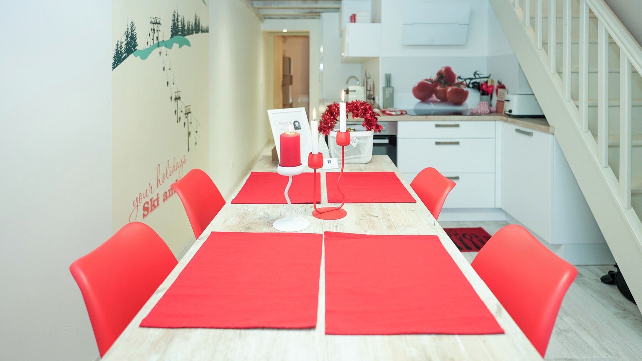 Photo of Others in Thones