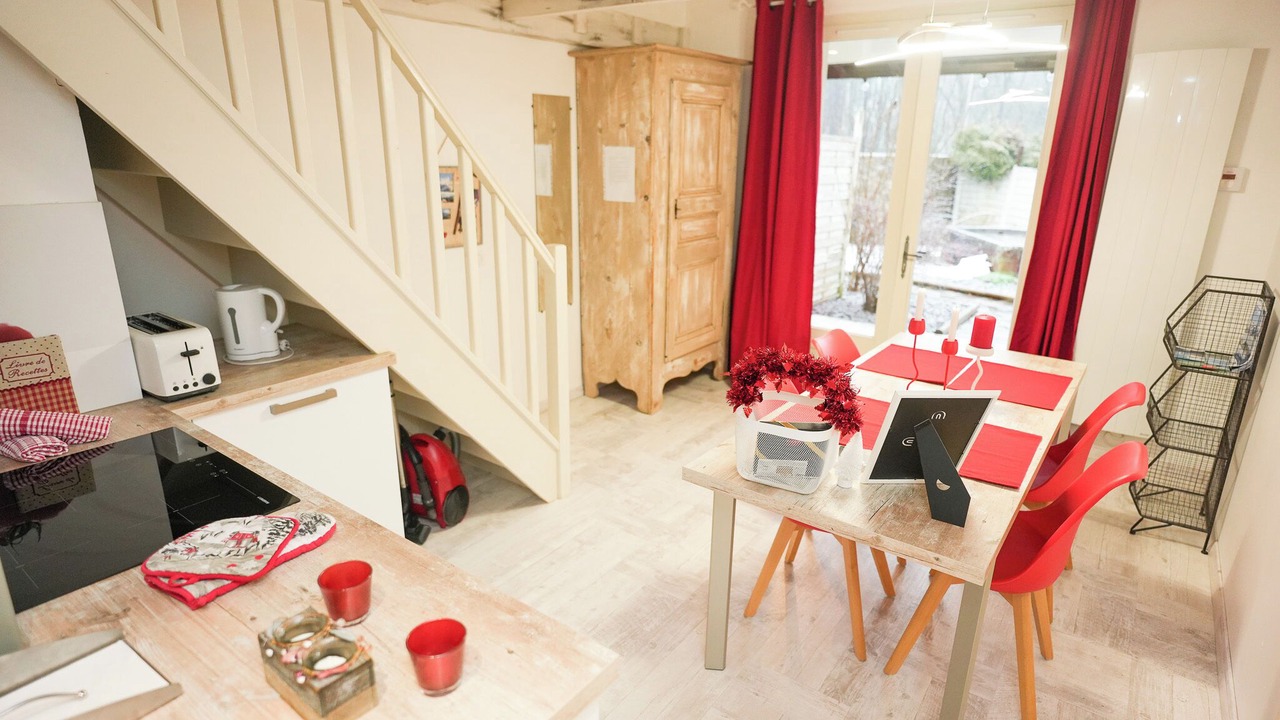 Photo of Others in Thones