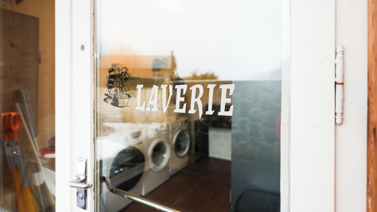 Photo of Others in Thones