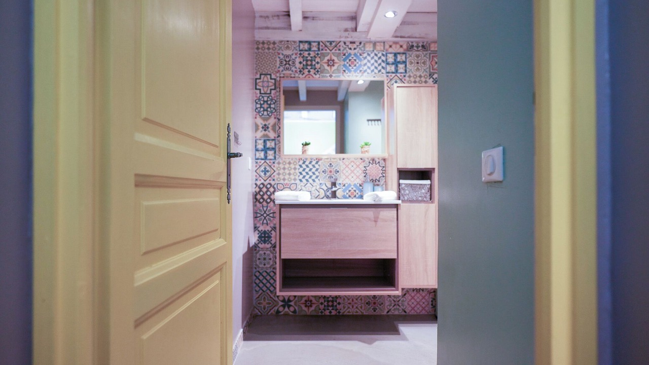 Photo of Bathroom in Thones