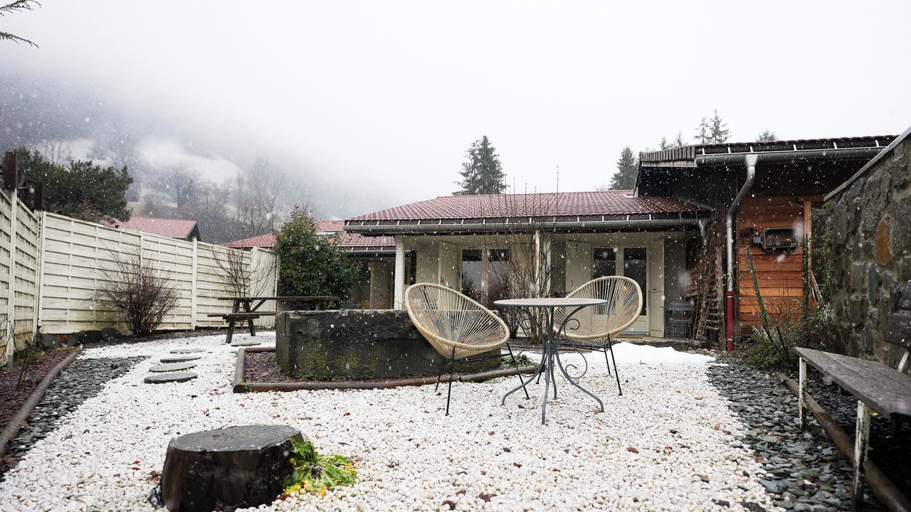 Photo of Patio Balcony in Thones