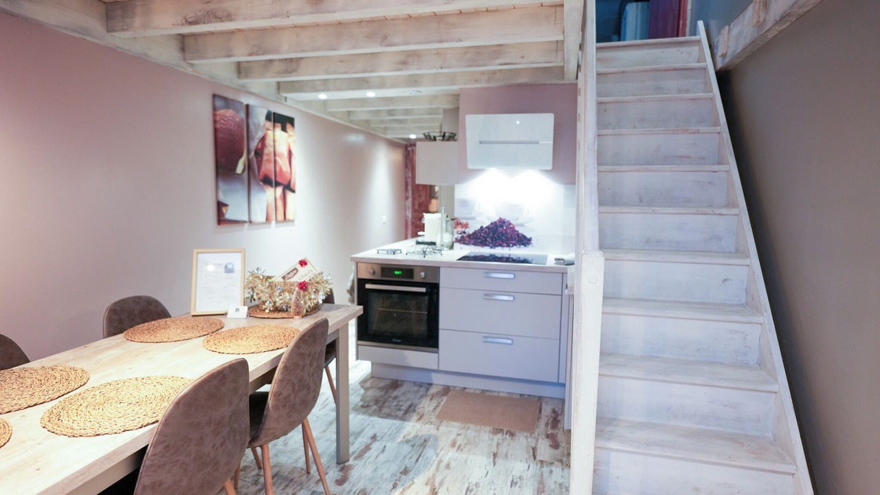 Photo of Others in Thones