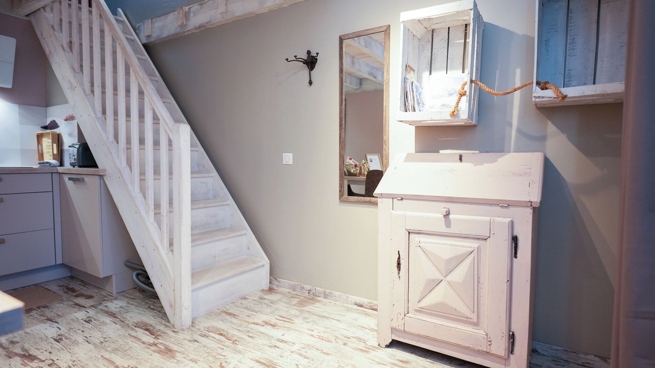 Photo of Others in Thones