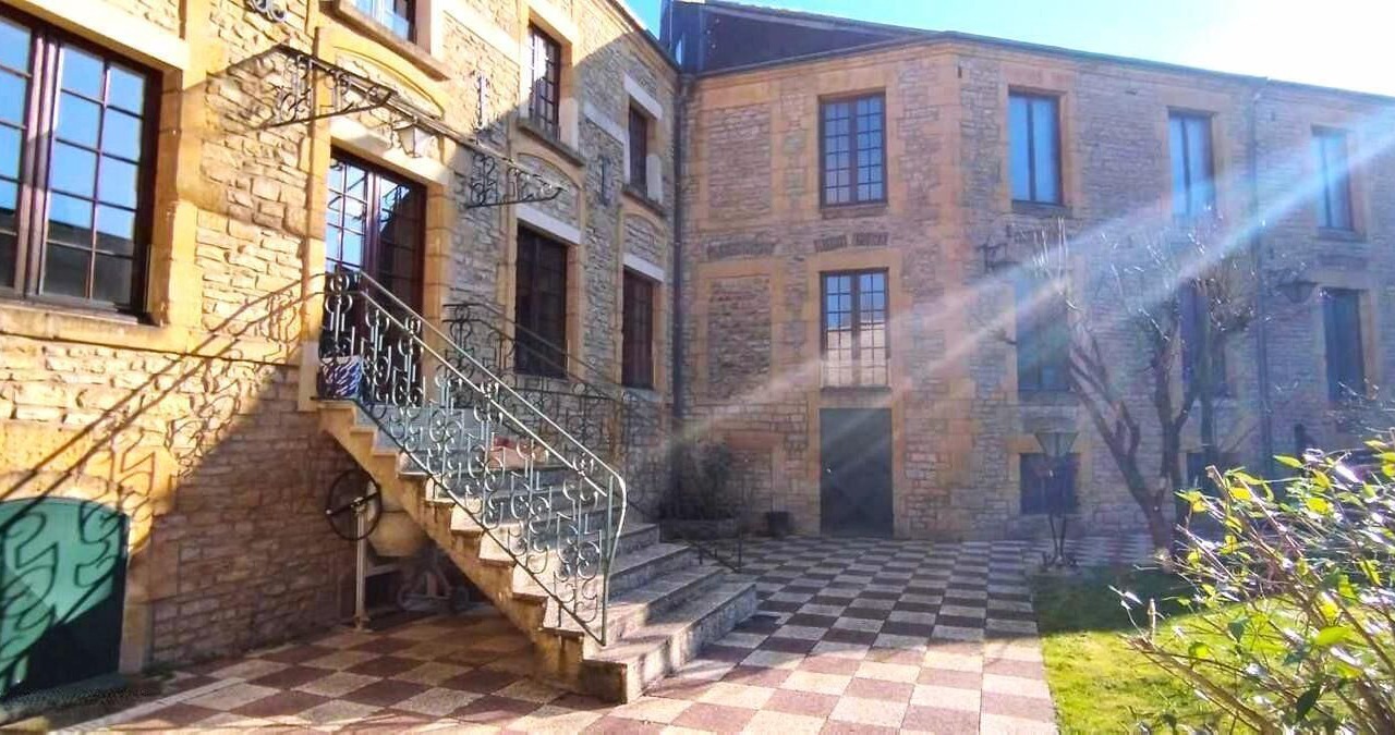 Photo of Outdoor in Sedan