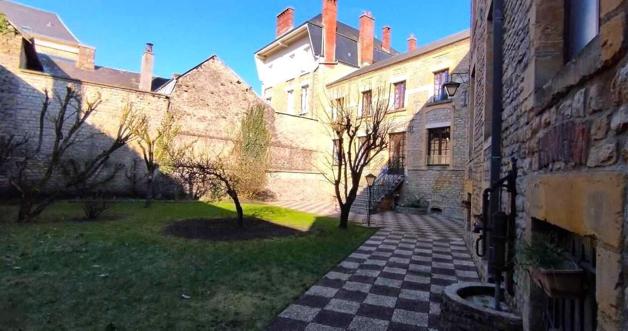 Photo of Outdoor in Sedan