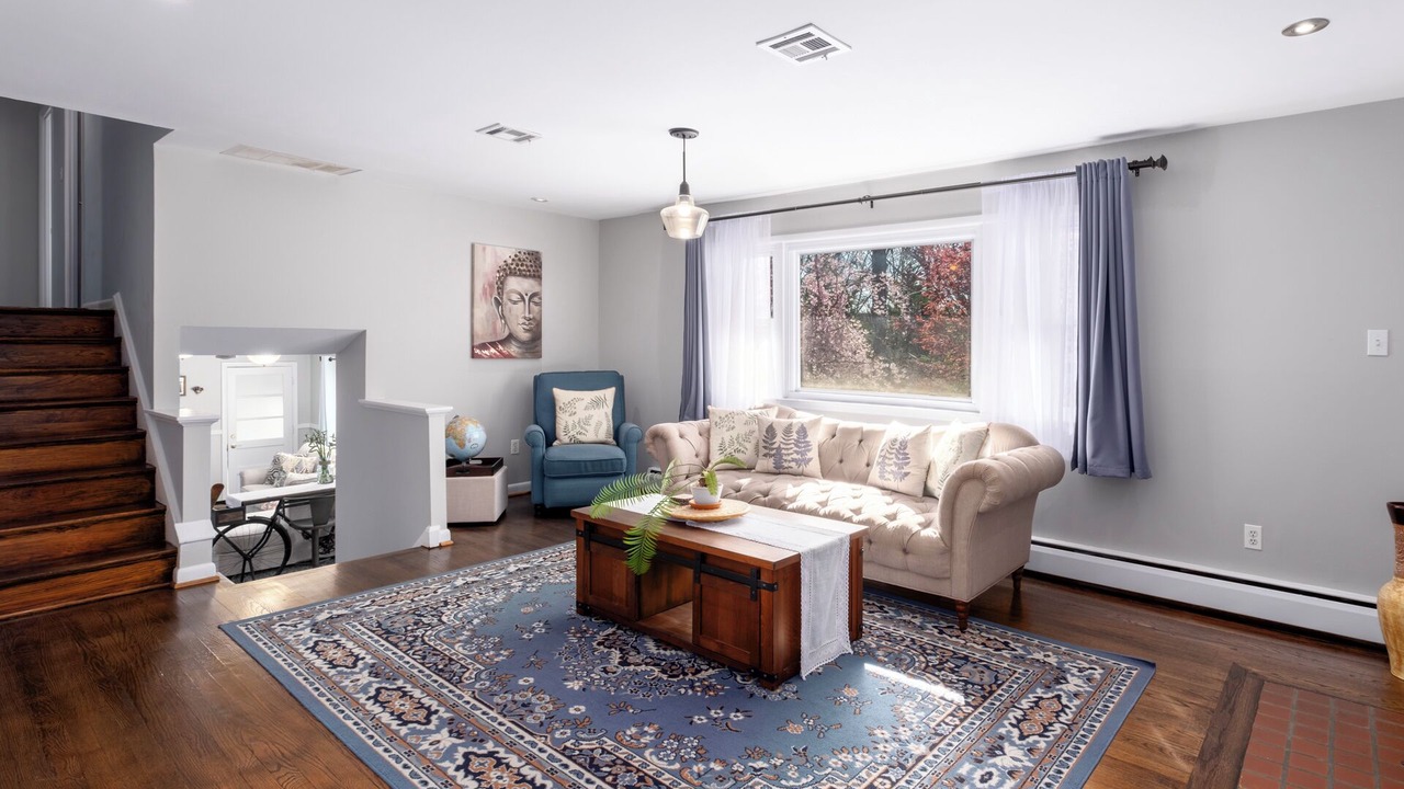 Photo of Bedroom in Baileys Crossroads