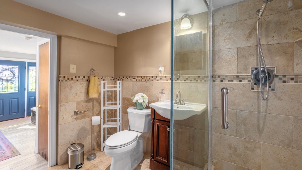 Photo of Bathroom in Baileys Crossroads