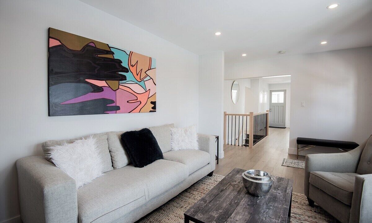 Photo of Livingroom in Fenelon Falls