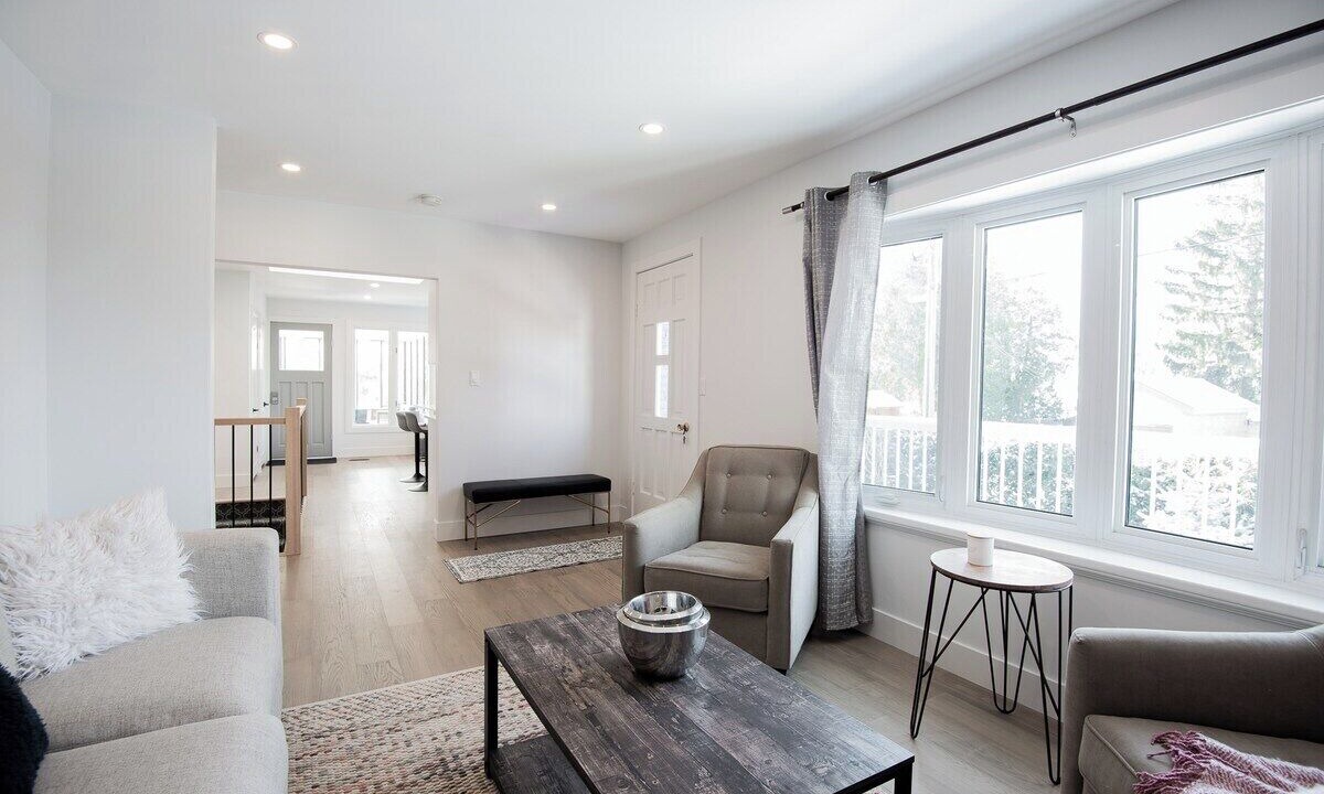 Photo of Livingroom in Fenelon Falls