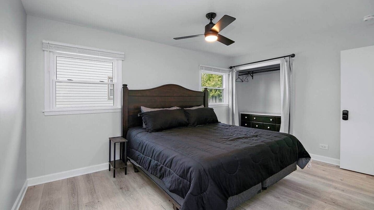 Photo of Bedroom in Elk Grove Village