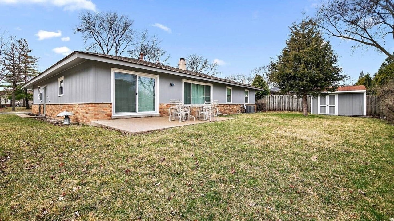 Photo of Outdoor in Elk Grove Village