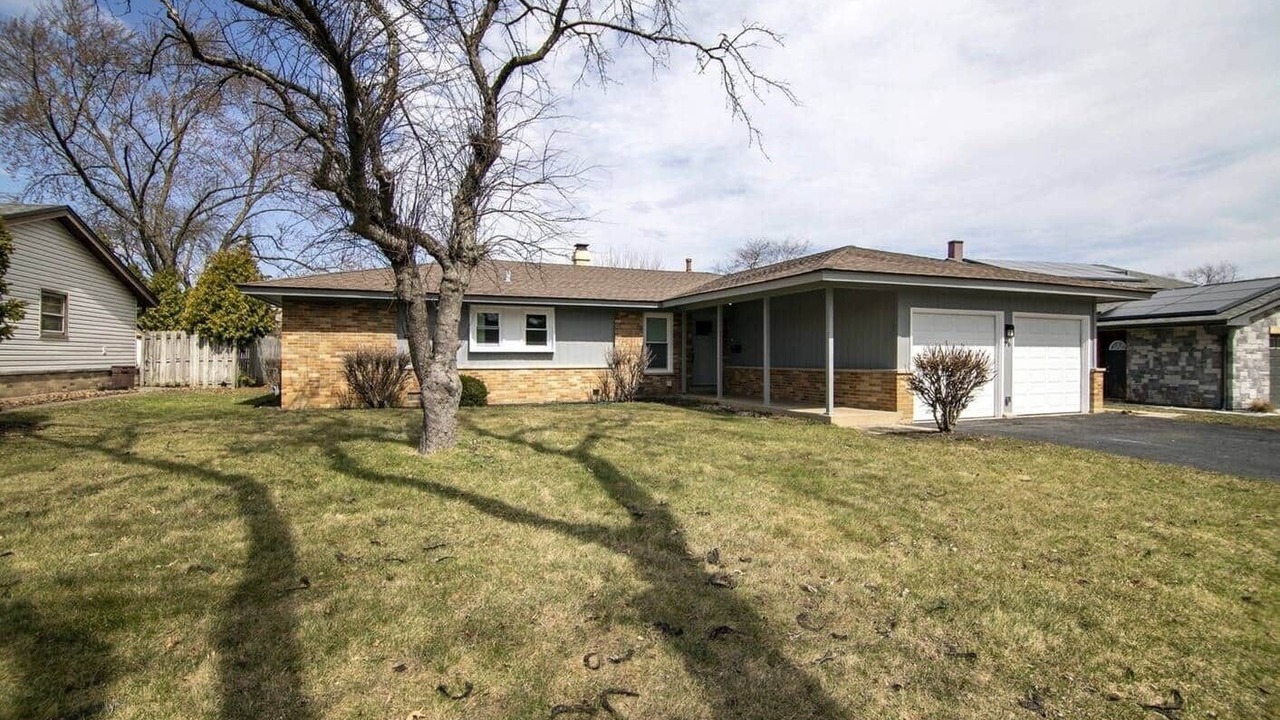 Photo of Outdoor in Elk Grove Village