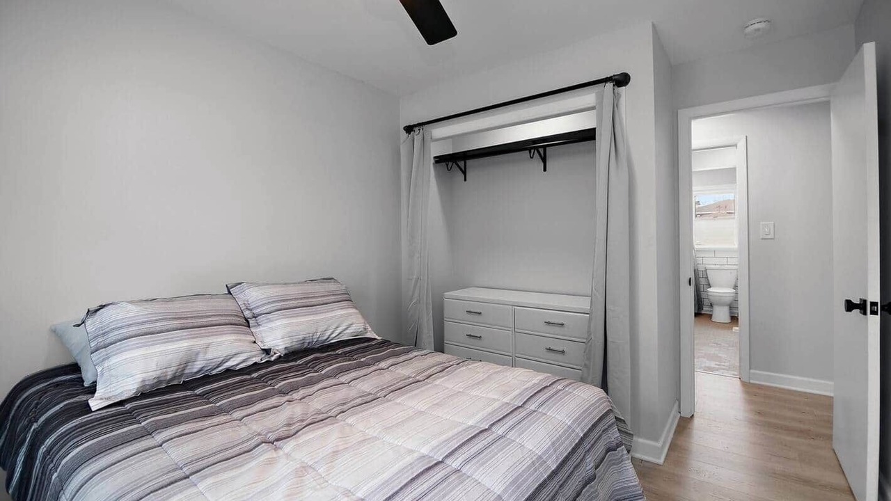 Photo of Bedroom in Elk Grove Village