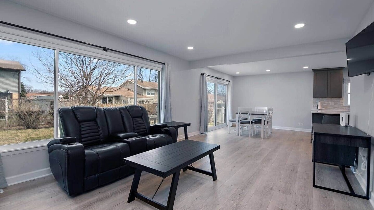 Photo of Livingroom in Elk Grove Village