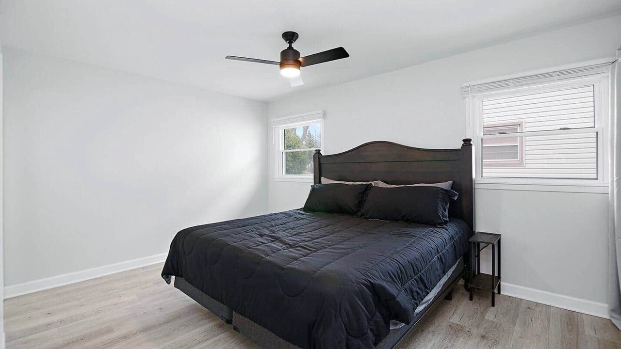 Photo of Bedroom in Elk Grove Village
