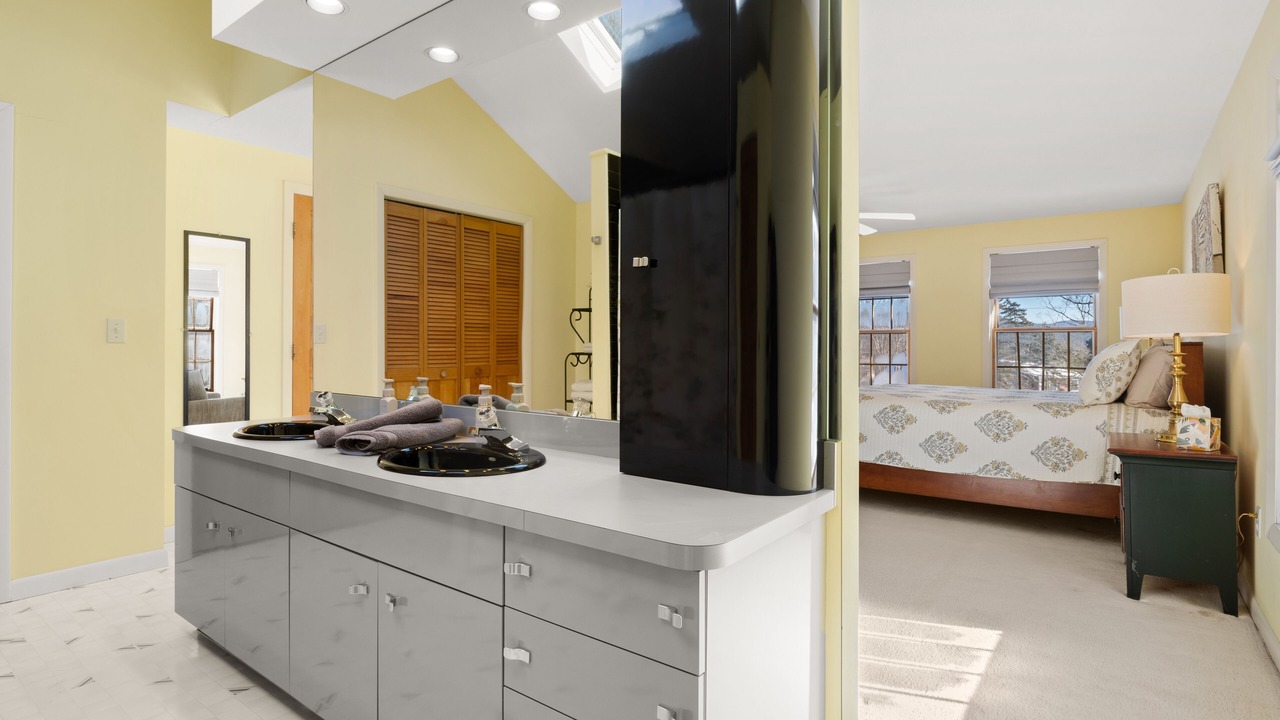 Photo of Bathroom in Lee