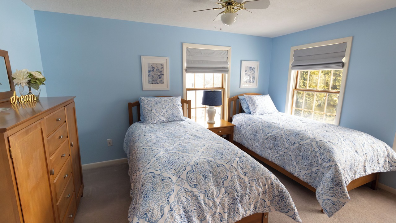 Photo of Bedroom in Lee