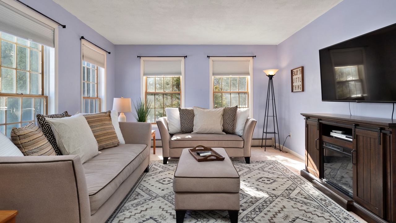 Photo of Bedroom in Lee