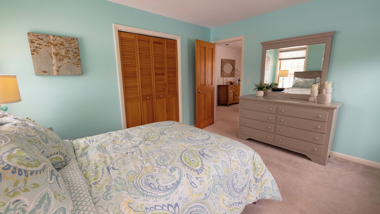Photo of Bedroom in Lee