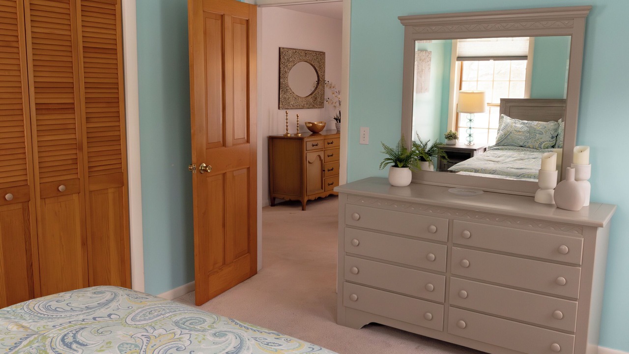 Photo of Bedroom in Lee