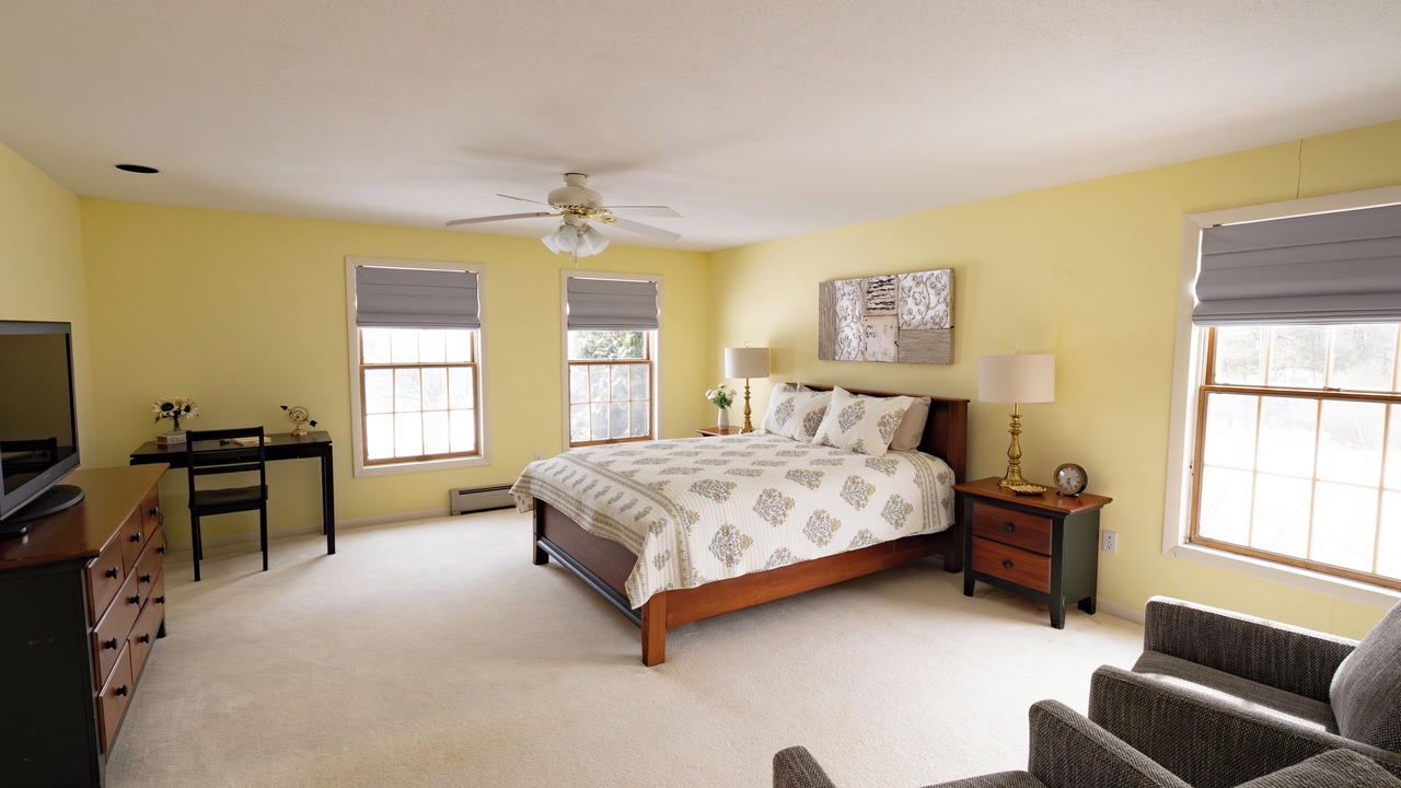 Photo of Bedroom in Lee