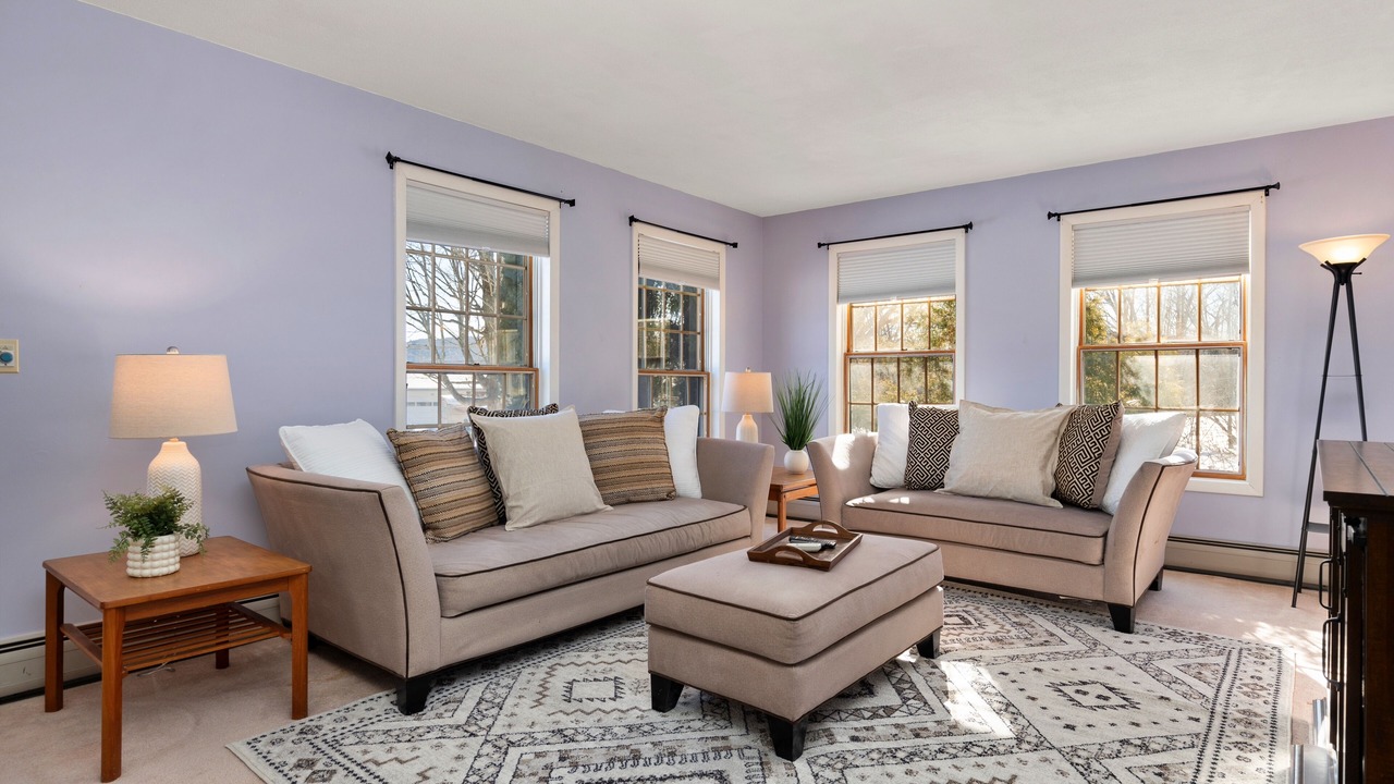 Photo of Bedroom in Lee