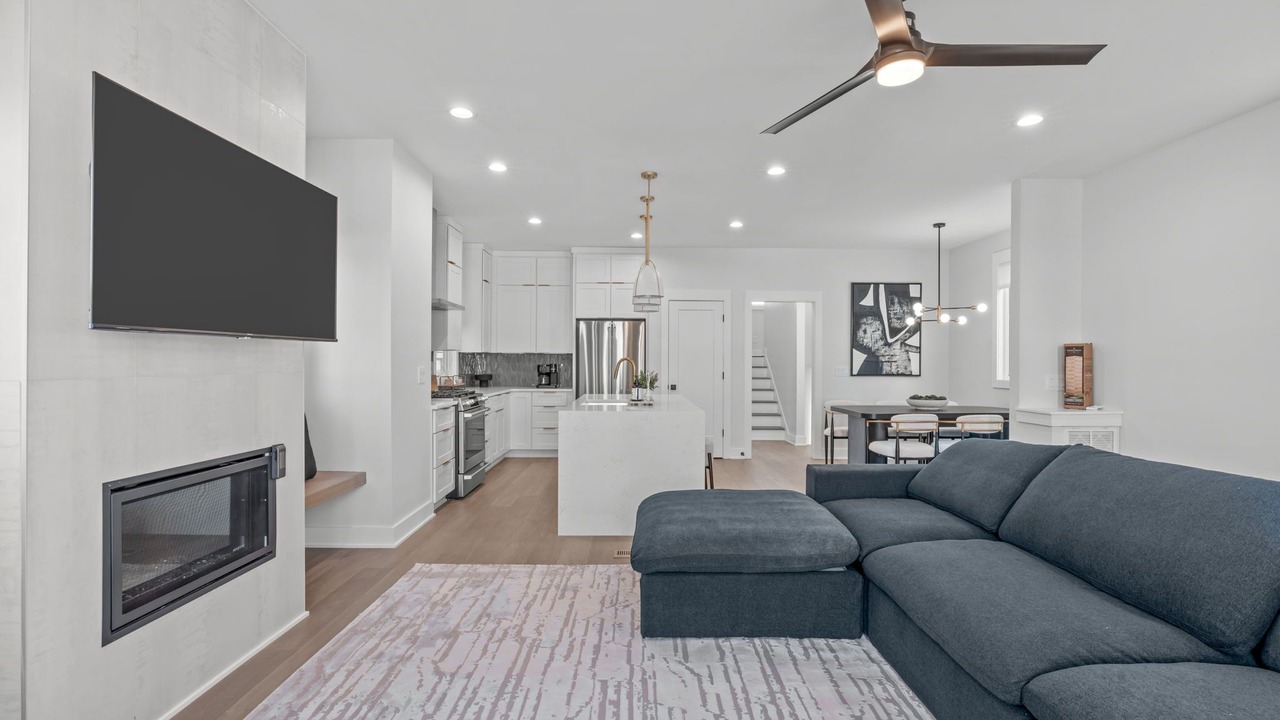 Photo of Livingroom in Downtown