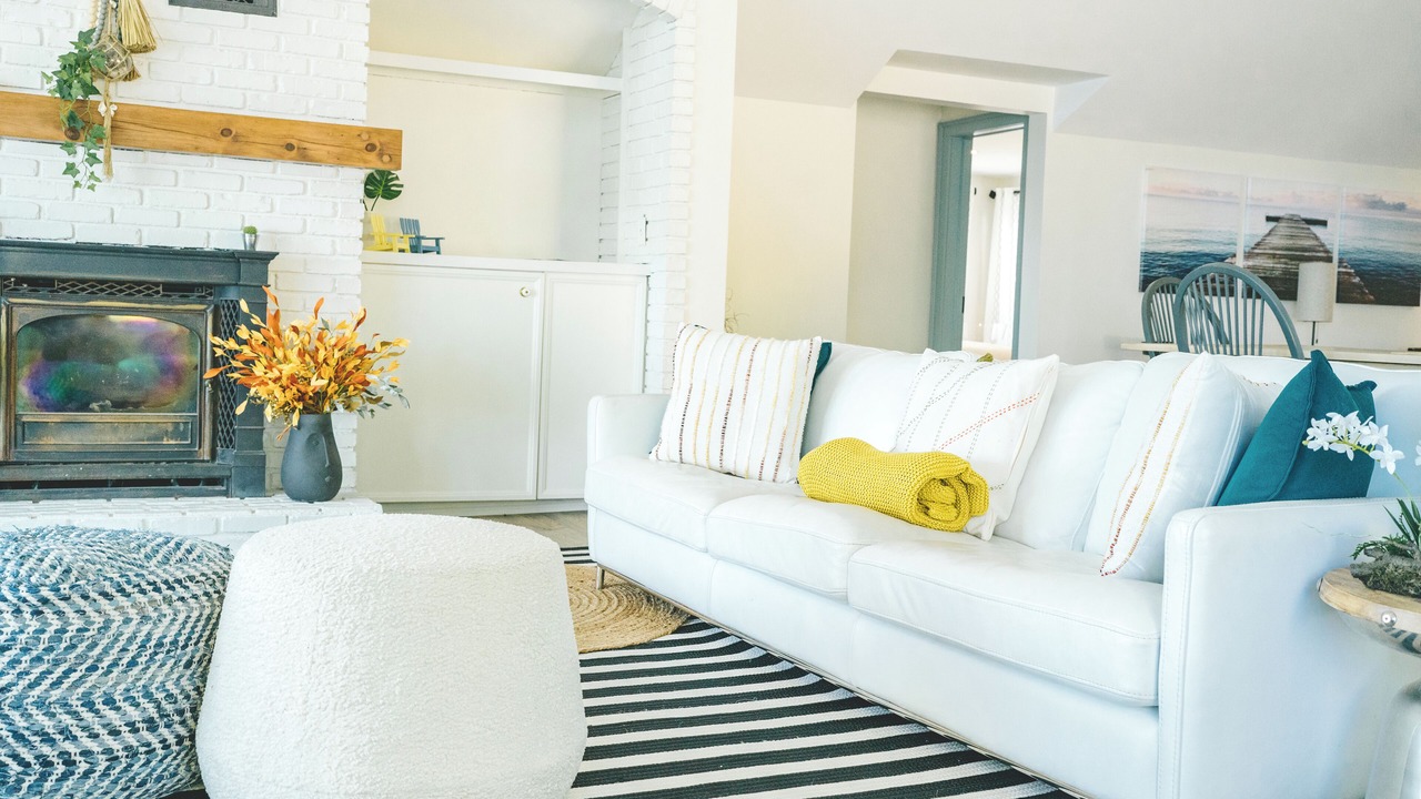 Photo of Livingroom in Waupoos