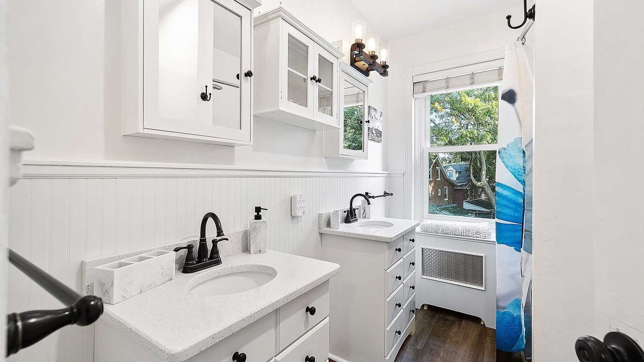 Photo of Bathroom in Valley Run