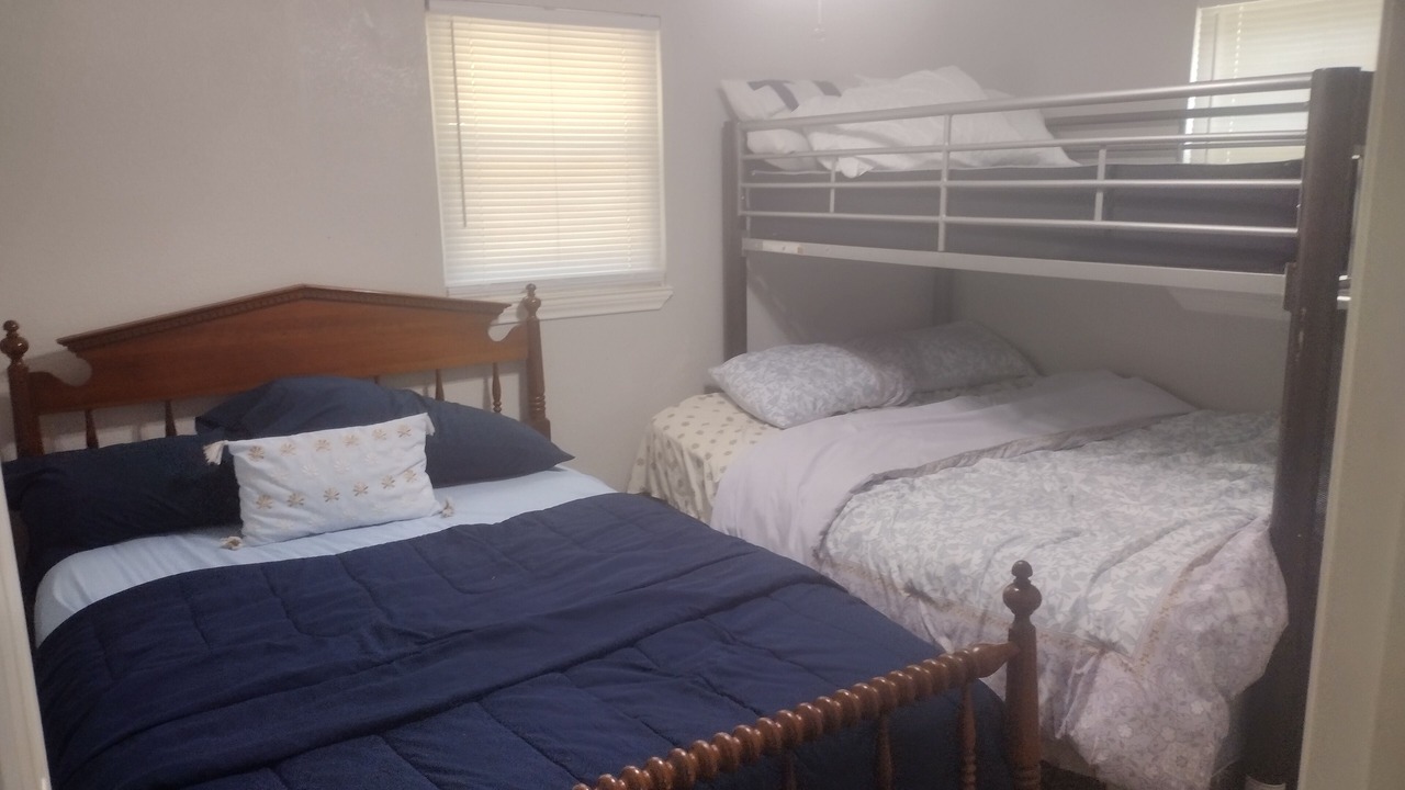 Photo of Bedroom in Tool