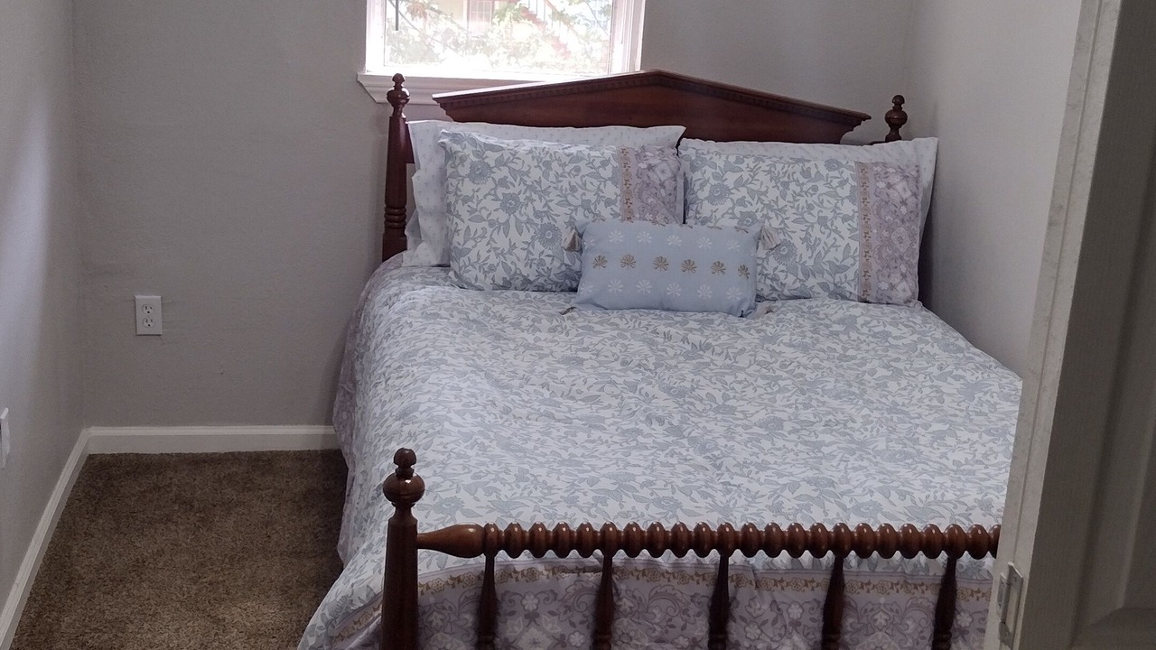 Photo of Bedroom in Tool