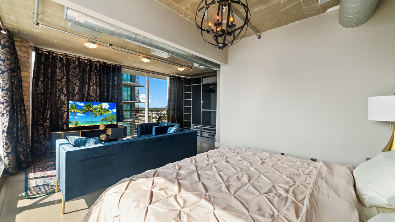 Photo of Bedroom in Downtown Hollywood
