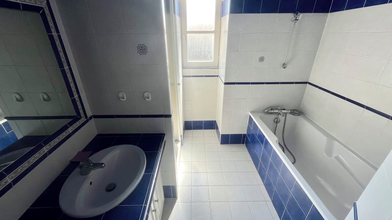 Photo of Bathroom in Nalliers