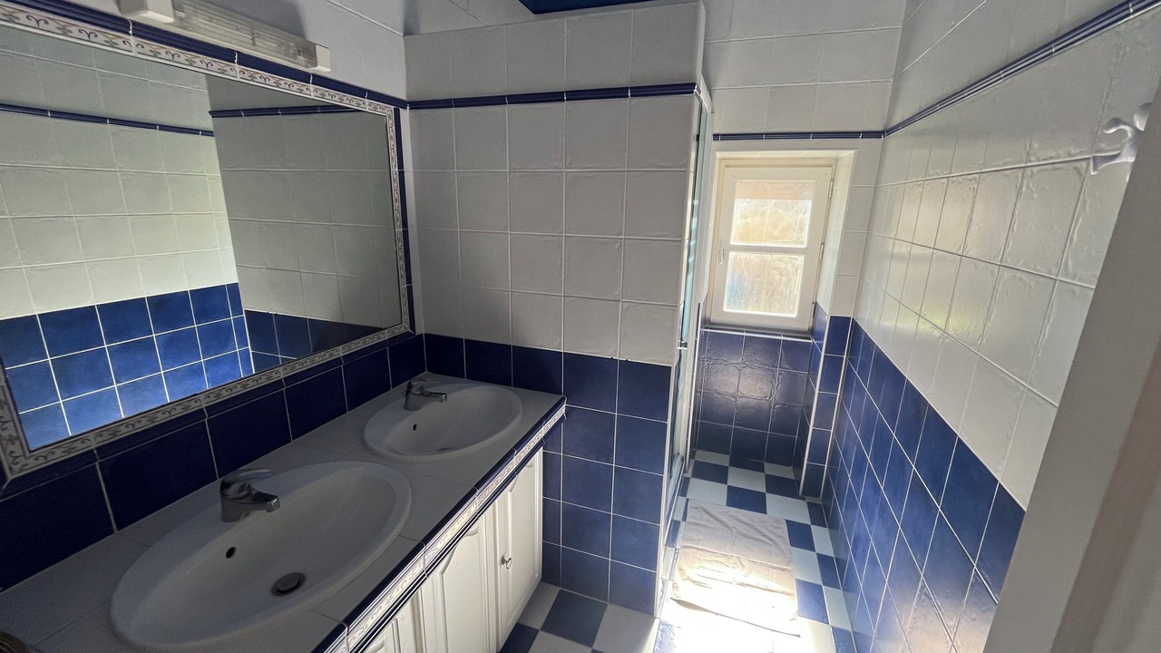 Photo of Bathroom in Nalliers