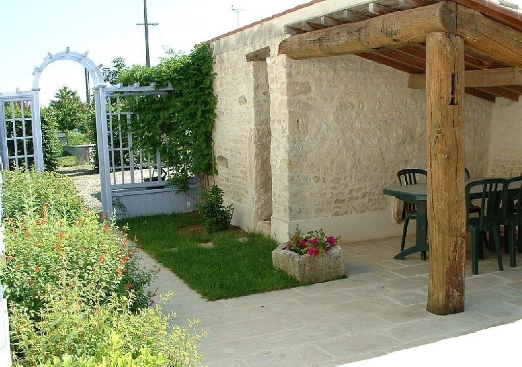 Photo of Outdoor in Nalliers