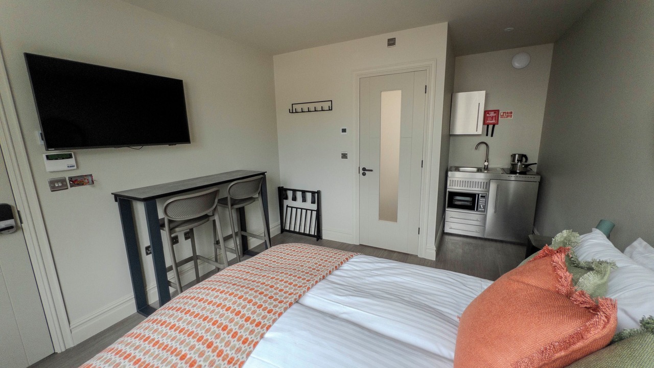 Photo of Bedroom in Broadway