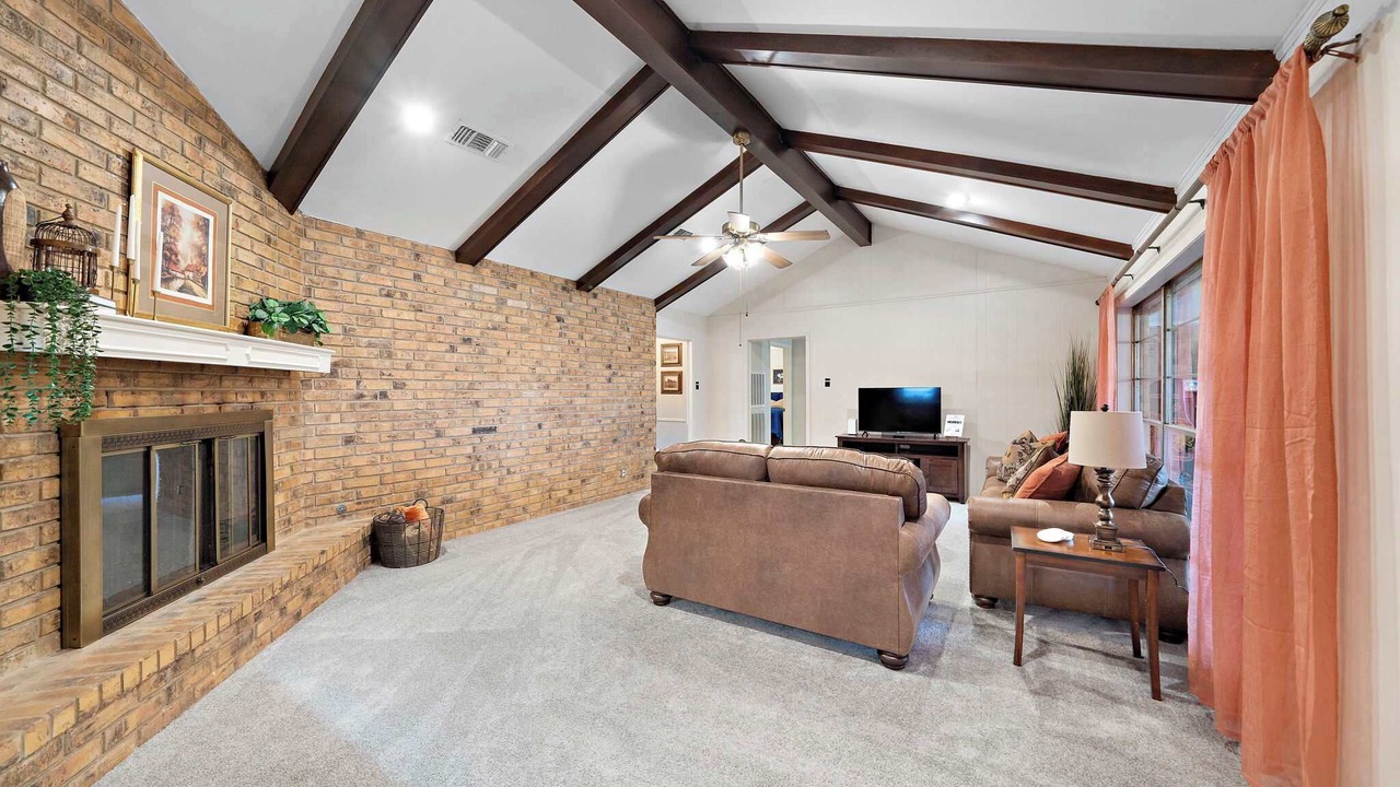 Photo of Livingroom in Baytown