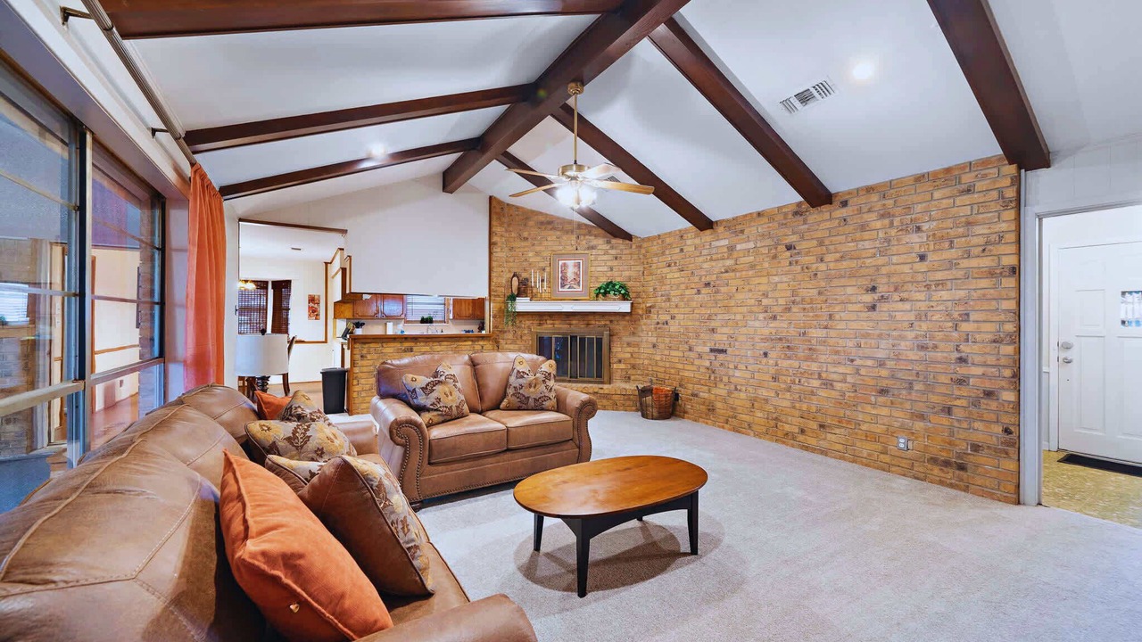 Photo of Livingroom in Baytown